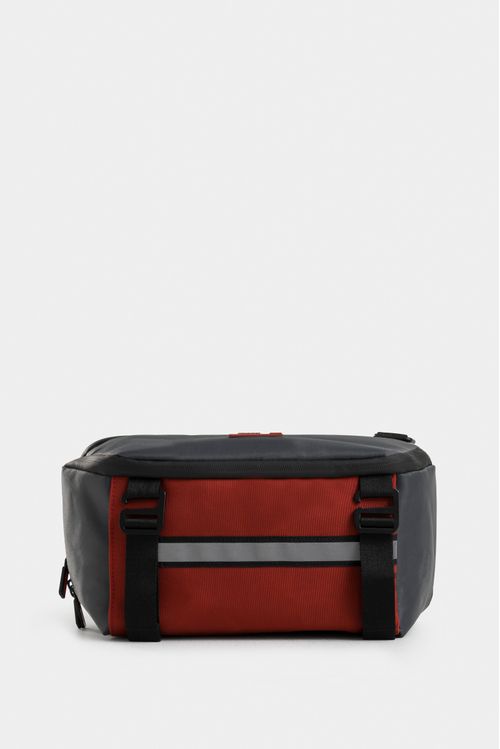 Bolso tipo riñonera y crossbody, grande con multiples bolsillos