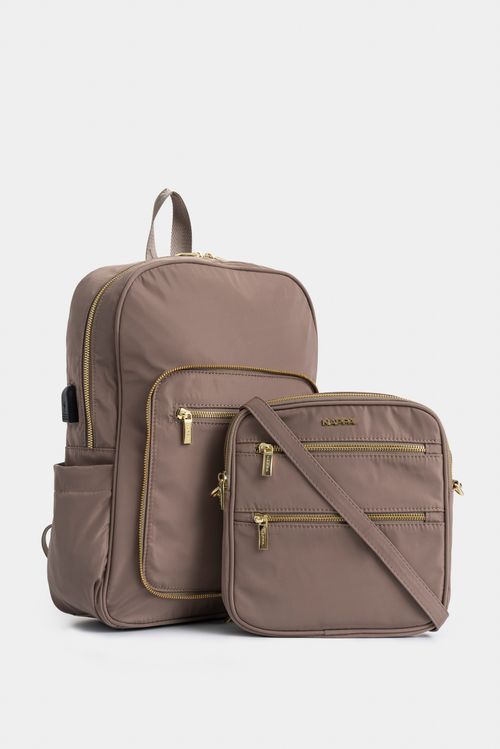 Bolso tipo tula morral en textil con bolsillo frontal removible